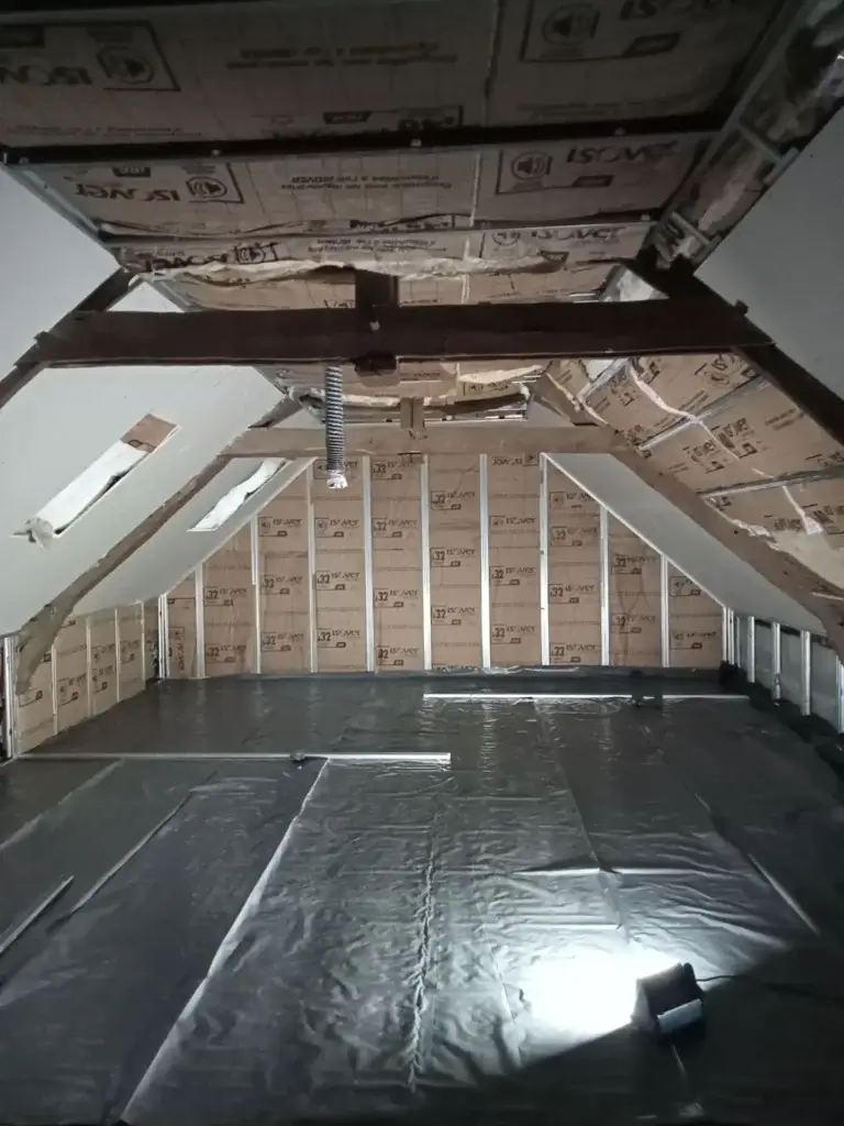 agencement intérieur : aménagement et isolation de combles du sol au plafond